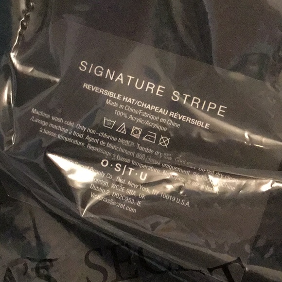 Victoria’s Secret signature stripe reversible hat - Picture 4 of 4